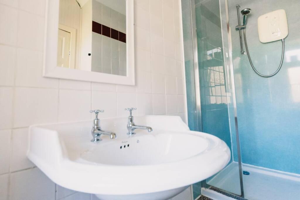 Atholl Apartment - A Unique Apartment In Countryside Park With Wifi And Access To Pool And Bar Perth Exterior foto